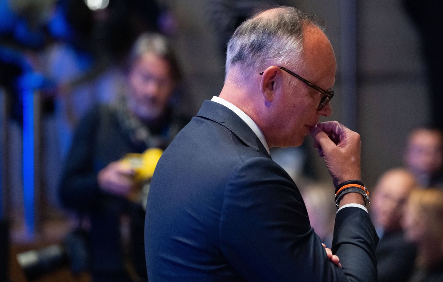 Édouard Philippe y Jean-Luc Mélenchon cabeza a cabeza por el 2.º puesto Édouard Philippe y Jean-Luc Mélenchon cabeza a cabeza por el 2.º puesto